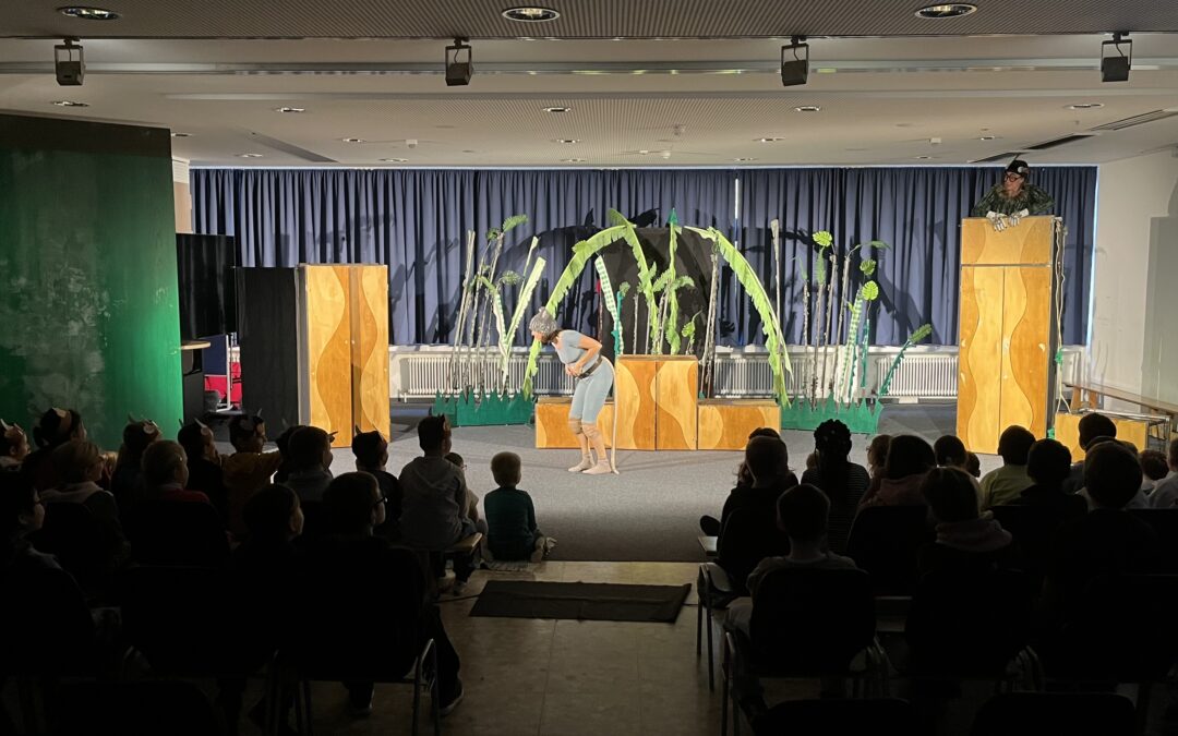 „Der Grüffelo“ zu Besuch an der Gutzmannschule